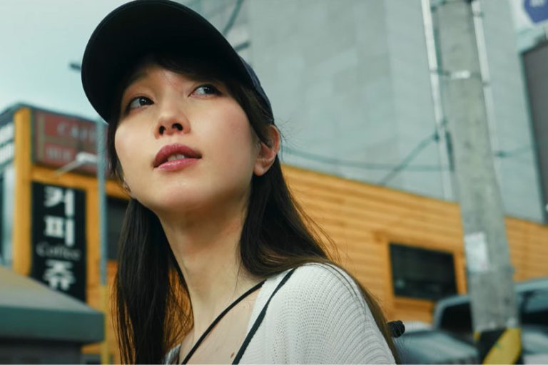 Vlog là gì? Hướng dẫn quay vlog cho người mới và chọn ống kính phù hợp